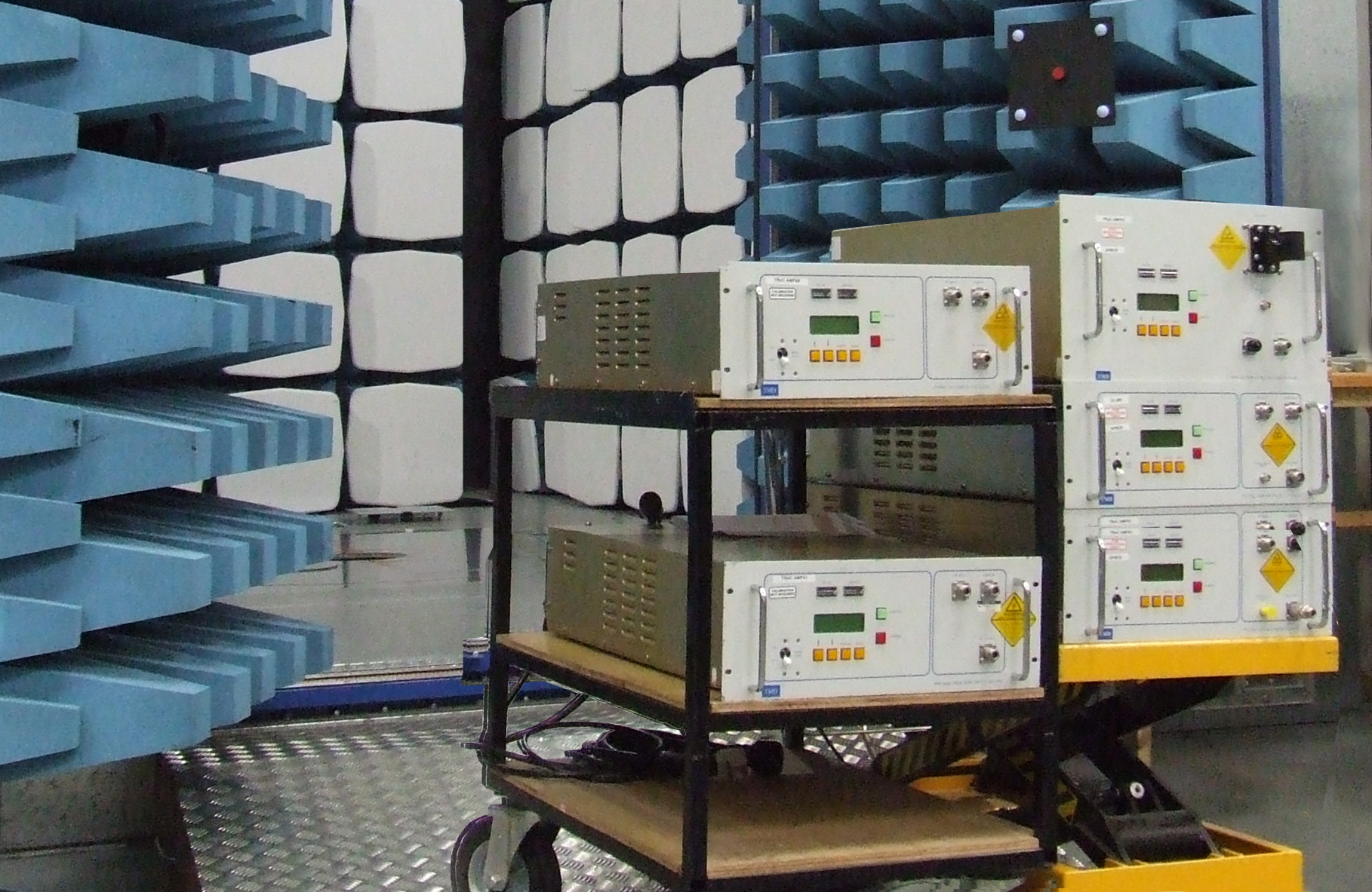 Instrumentation amplifiers in anechoic chamber